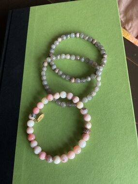 HANAI set of beaded bracelets